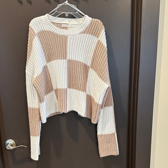 Moon & Madison Women's Cropped Knit Pullover Sweater - Picture 2 of 4